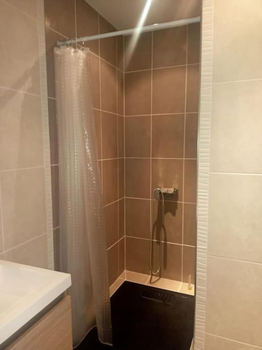 Le Clos Du Pin Thezan-les-Beziers Esterno foto